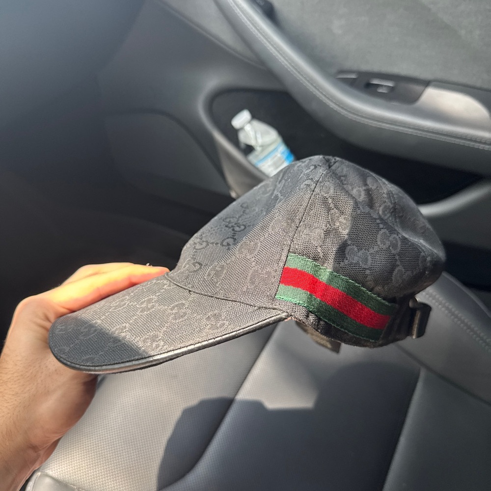Gucci Black Cap with Signature Stripe
